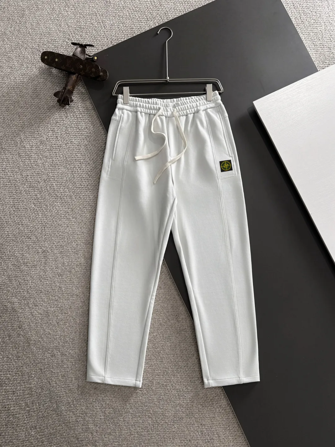 Next day shipping P360 Stone Island 2025 new autumn elastic band casual pants, thick counter-customized fabrics, high breathability and comfort, impeccable details, brand element design concept, reflecting high quality. It feels delicate and soft! It presents a casual cut and the upper body shape is great! Size: M-4XL